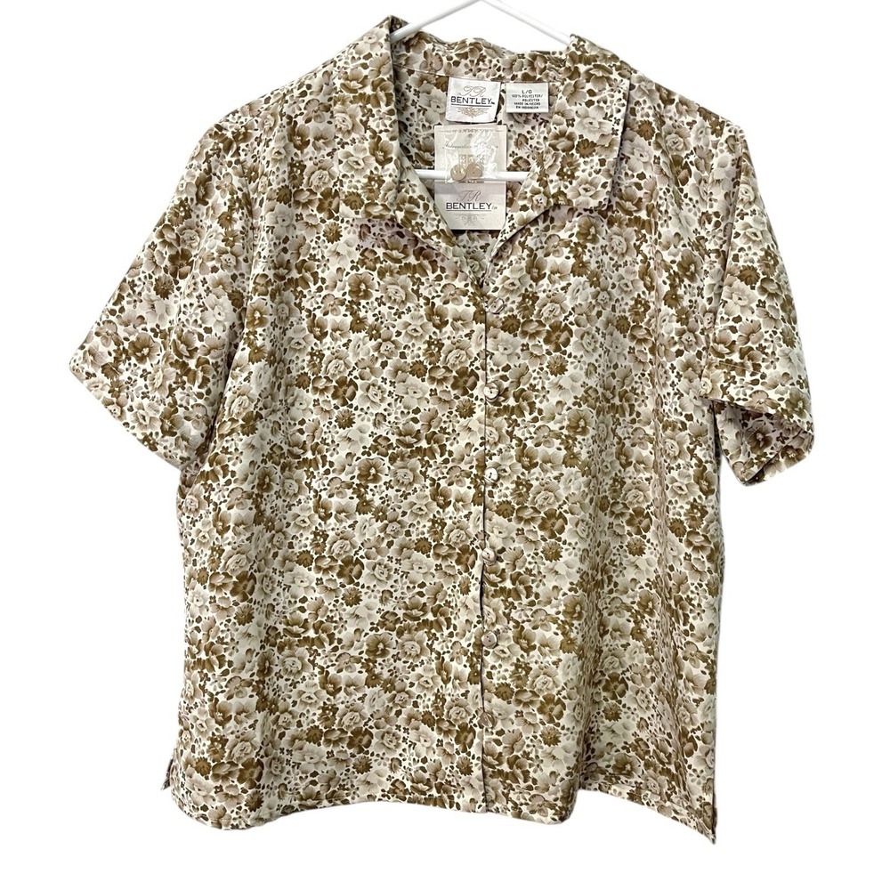 TR Bentley L Tan Floral Button Down Blouse Short Sleeve Camp Collar Cottagecore